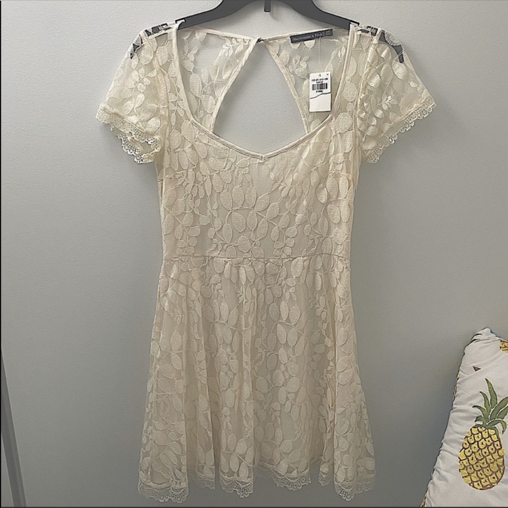 Abercrombie Lace Dress Xs 
Brand new with tag